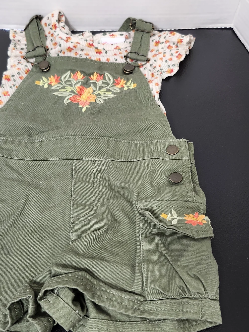 Girls 4 Olive Green Floral Embroidered Overall Shorts Set Shortalls 2 Piece Set - Picture 4 of 10